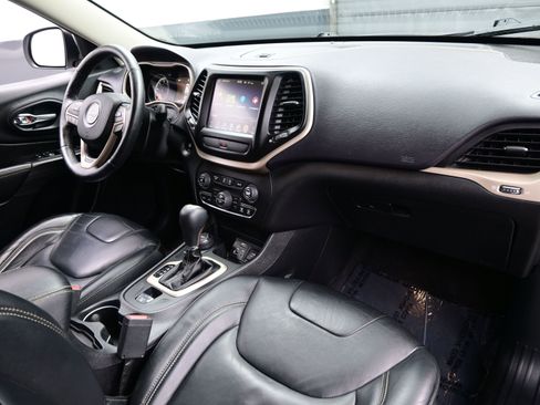 Used 2017 Jeep Cherokee Limited image 15