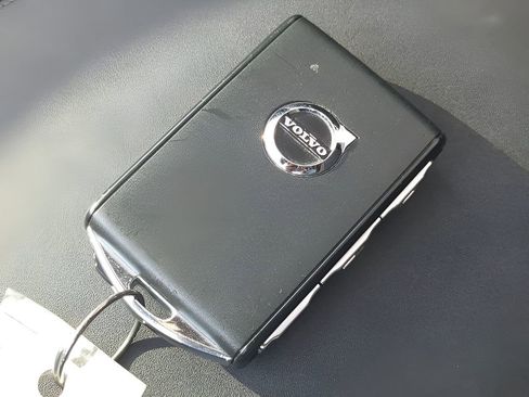 Used 2023 Volvo C40 Recharge Core image 38