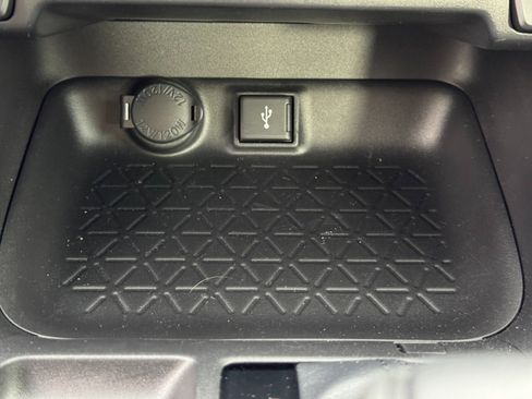 Used 2022 Toyota RAV4 XLE image 25