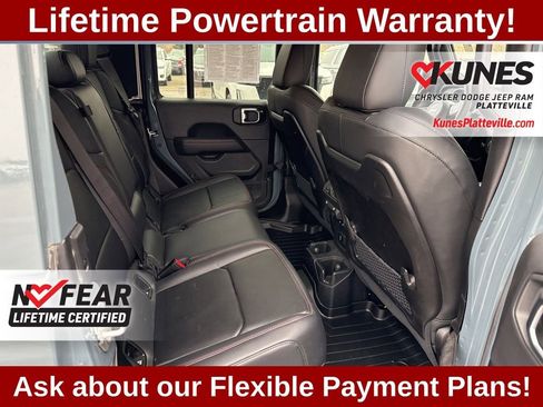 Used 2024 Jeep Gladiator Rubicon image 30