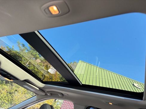 Used 2023 Nissan Rogue SV w/ SV Premium B Package image 16