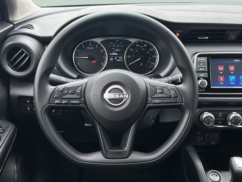 Used 2025 Nissan Kicks Play S image 18