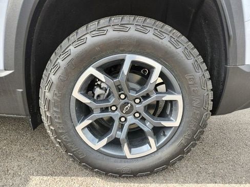 New 2026 Chevrolet Equinox ACTIV AWD/4WD image 16