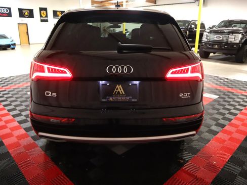 Used 2018 Audi Q5 2.0T Premium w/ Convenience Package image 9