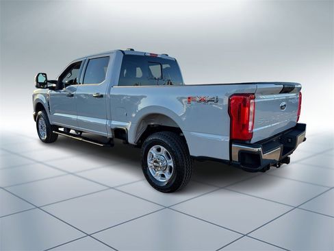 New 2026 Ford F250 XLT w/ FX4 Off-Road Package image 5