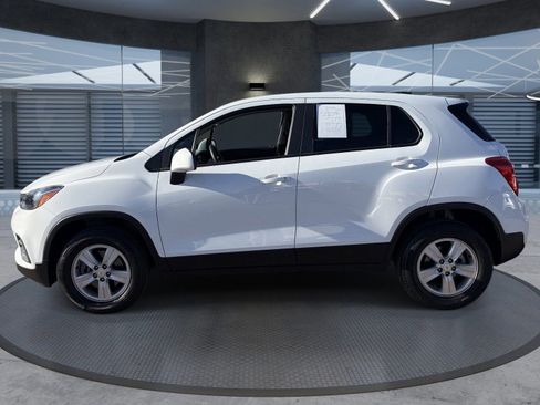 Certified 2022 Chevrolet Trax LS AWD/4WD image 3