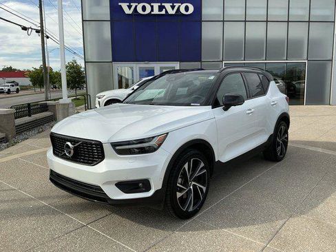 Used 2019 Volvo XC40 T5 R-Design AWD/4WD image 1