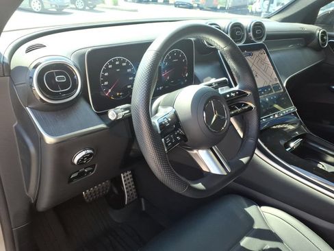 Used 2024 Mercedes-Benz GLC 300 4MATIC image 16