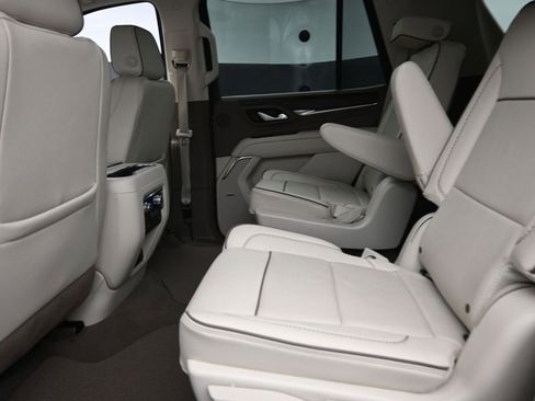 Used 2023 GMC Yukon Denali AWD/4WD image 11