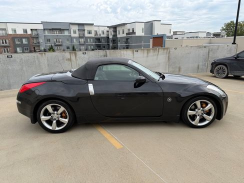 Used 2006 Nissan 350Z Grand Touring RWD image 10