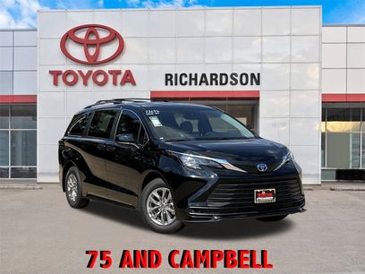 New 2025 Toyota Sienna LE