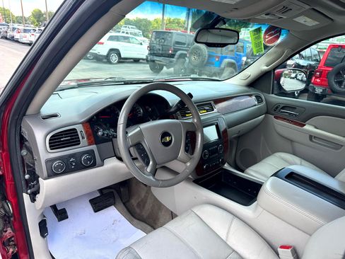 Used 2013 Chevrolet Tahoe LT w/ Luxury Package image 16