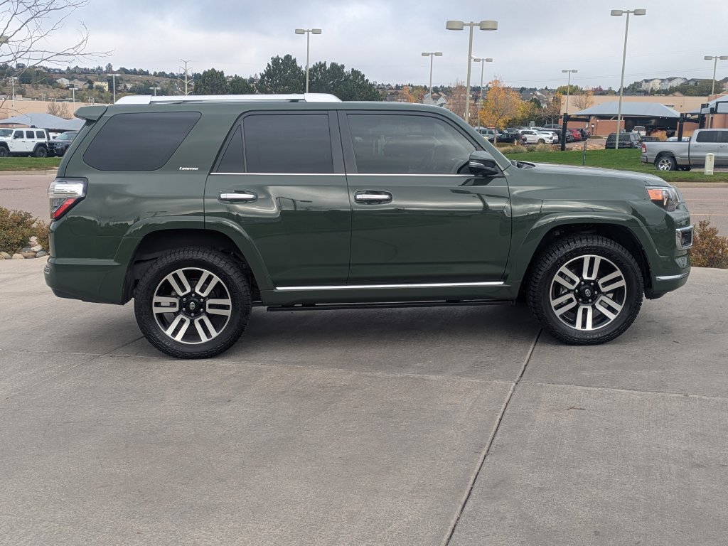 Used 2022 Toyota 4Runner Limited AWD/4WD image 11