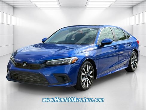 Certified 2024 Honda Civic EX image 3