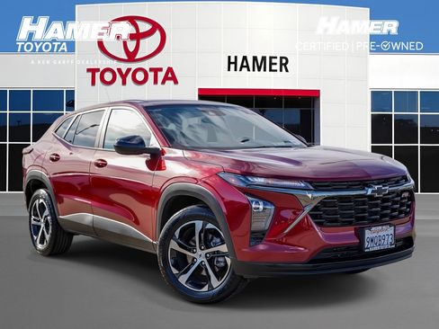 Used 2024 Chevrolet Trax RS w/ Driver Confidence Package image 1