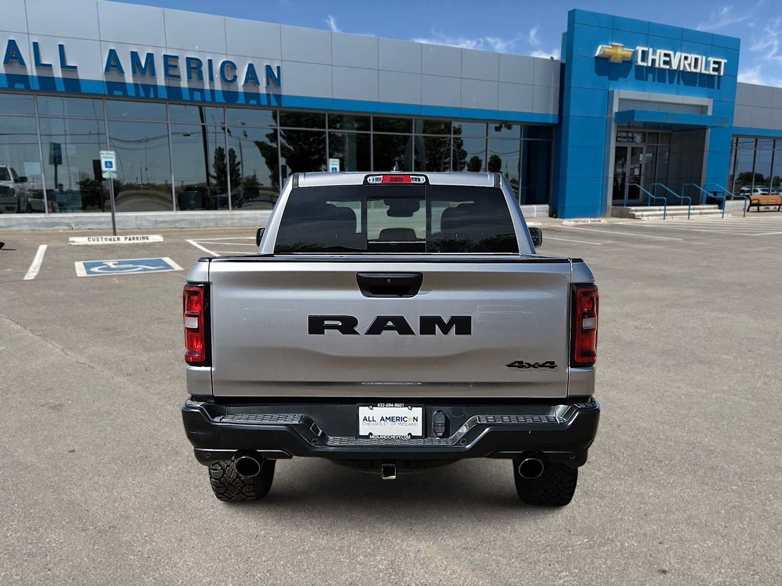 Used 2025 RAM 1500 Warlock AWD/4WD image 7