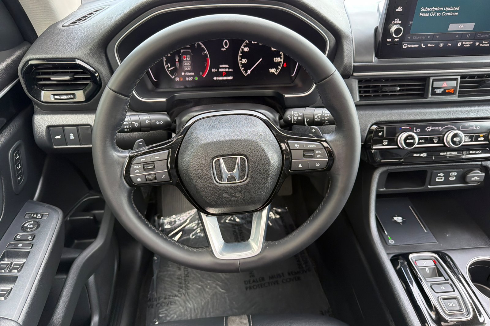 Certified 2025 Honda Pilot Touring image 14