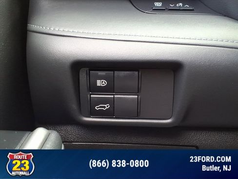 Used 2021 Toyota Highlander XLE image 17