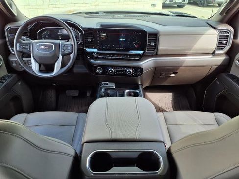 Certified 2023 GMC Sierra 1500 SLT image 4
