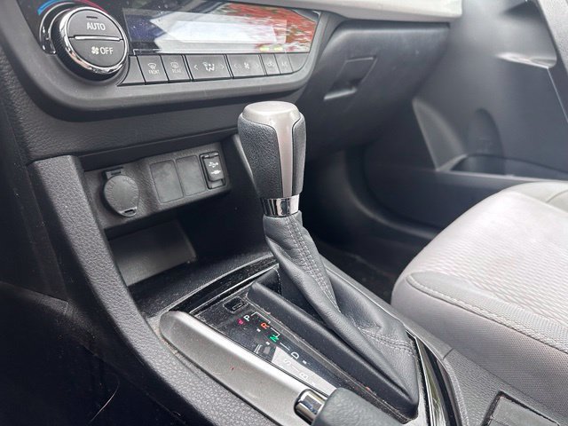 Used 2015 Toyota Corolla LE FWD image 16