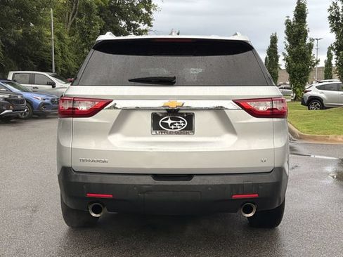 Used 2018 Chevrolet Traverse LT FWD image 4
