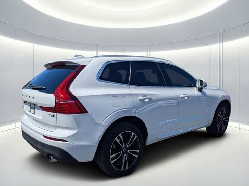 Used 2020 Volvo XC60 T6 Momentum image 4