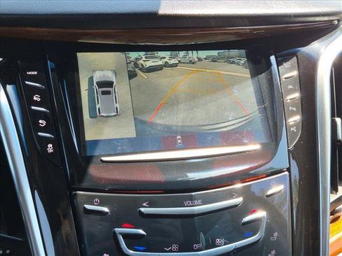 Used 2019 Cadillac Escalade Luxury AWD/4WD image 14