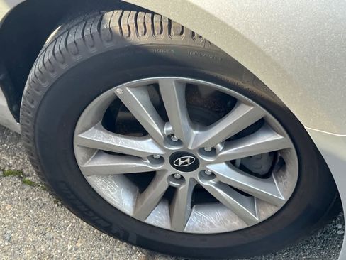 Used 2017 Hyundai Sonata SE image 12