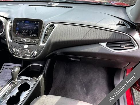 Used 2020 Chevrolet Malibu LT FWD image 15