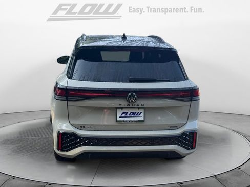 New 2025 Volkswagen Tiguan SE R-Line image 6