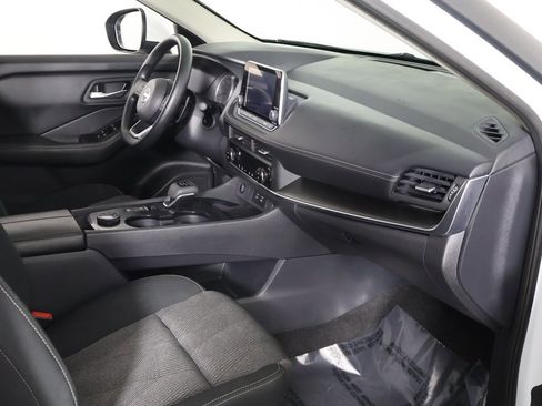 Used 2024 Nissan Rogue SV image 21