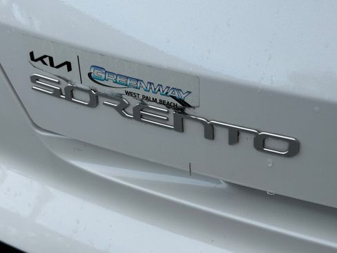 Certified 2023 Kia Sorento EX AWD/4WD image 16
