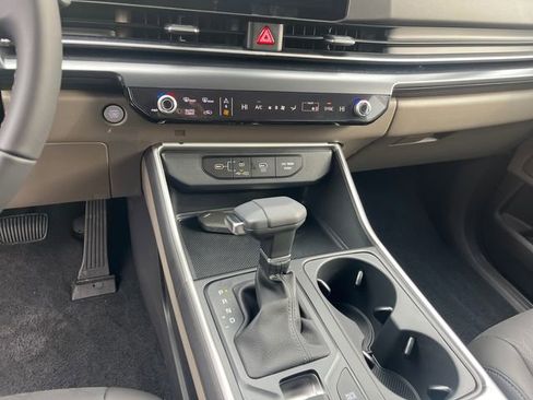 New 2026 Kia Carnival FWD image 11
