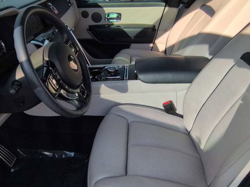 Used 2022 Rolls-Royce Cullinan image 10