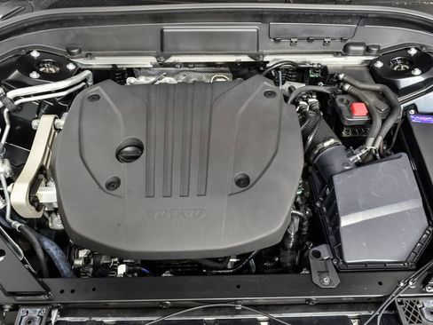 Certified 2025 Volvo XC60 B5 Plus image 34