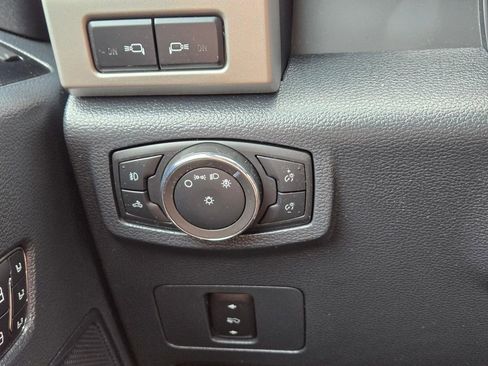 Used 2022 Ford F250 Lariat w/ Chrome Package AWD/4WD image 23