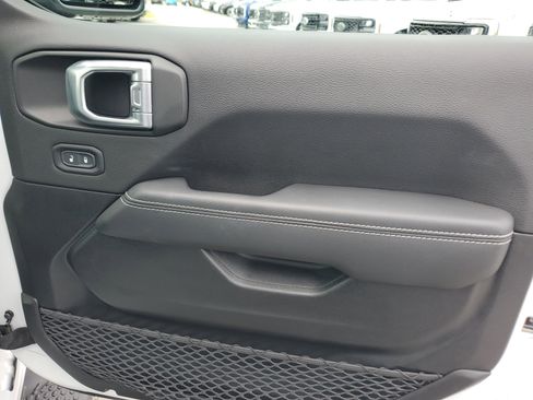 Used 2023 Jeep Wrangler Unlimited Sahara w/ Cold Weather Group image 29