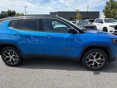 Used 2024 Jeep Compass Limited AWD/4WD image 7