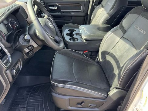 Used 2024 RAM 2500 Laramie AWD/4WD image 12
