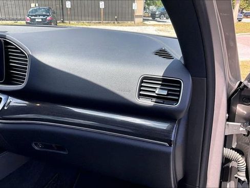 Used 2020 Mercedes-Benz GLE 350 4MATIC image 22