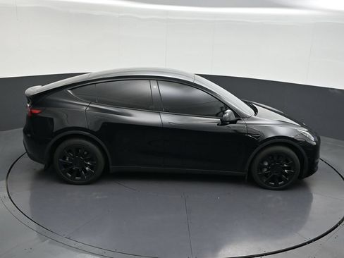 Used 2023 Tesla Model Y Long Range AWD/4WD image 19