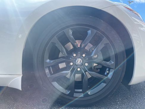 Used 2016 Nissan 370Z Touring image 10