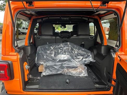 New 2025 Jeep Wrangler Unlimited Rubicon 392 image 12