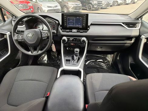 Used 2022 Toyota RAV4 LE FWD image 13