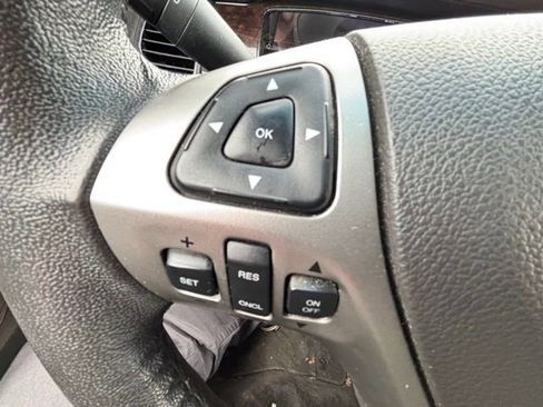 Used 2018 Ford Taurus Limited image 10