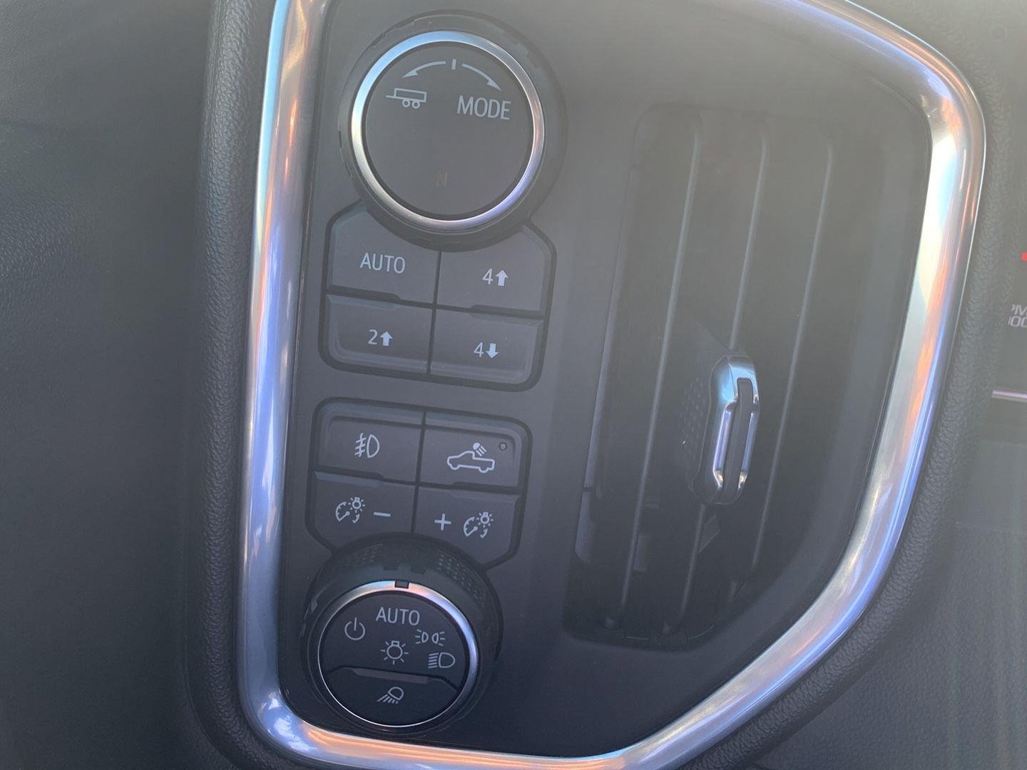 Used 2022 Chevrolet Silverado 1500 RST AWD/4WD image 10