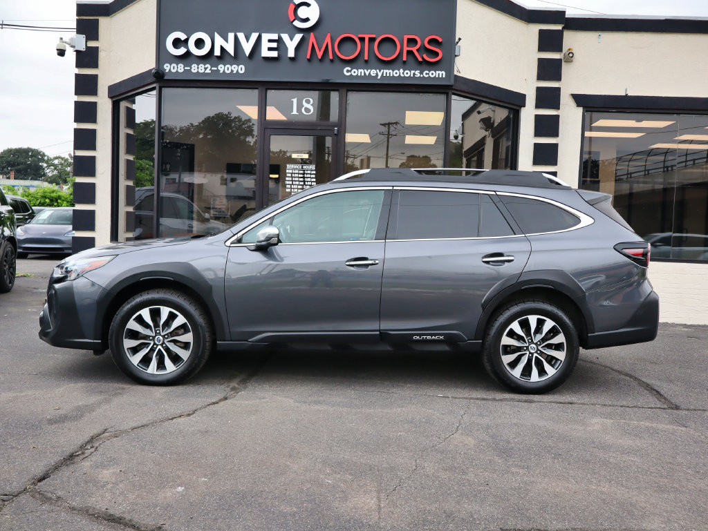 Used 2023 Subaru Outback Touring XT AWD/4WD image 5