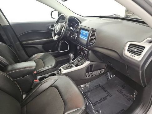 Used 2021 Jeep Compass Latitude w/ Convenience Group AWD/4WD image 35