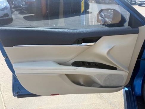 Used 2020 Toyota Camry LE w/ Carpet Mat Package FWD image 9