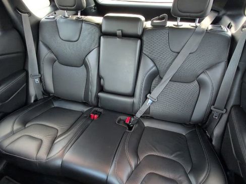 Used 2021 Jeep Cherokee Latitude Lux w/ Comfort/Convenience Group image 8